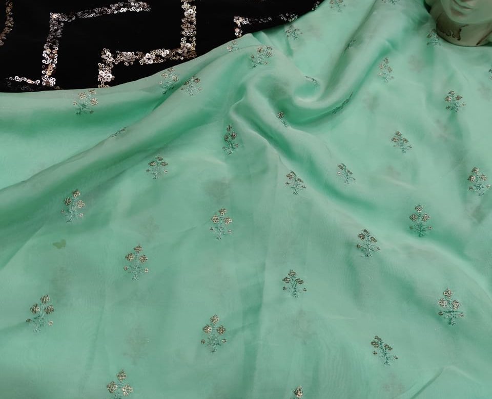 Soft falling organza sarees with blouse (3)