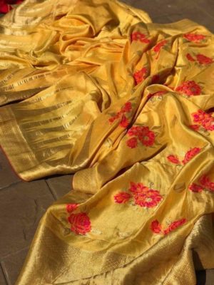 Kruthika drapes launches munga silk (2)