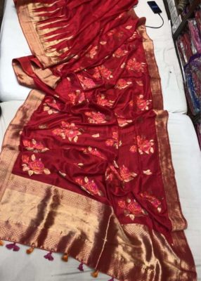 Kruthika drapes launches munga silk (7)