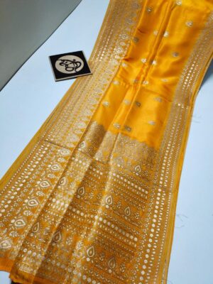 Latest Munga Silk Fabric With Border (13)