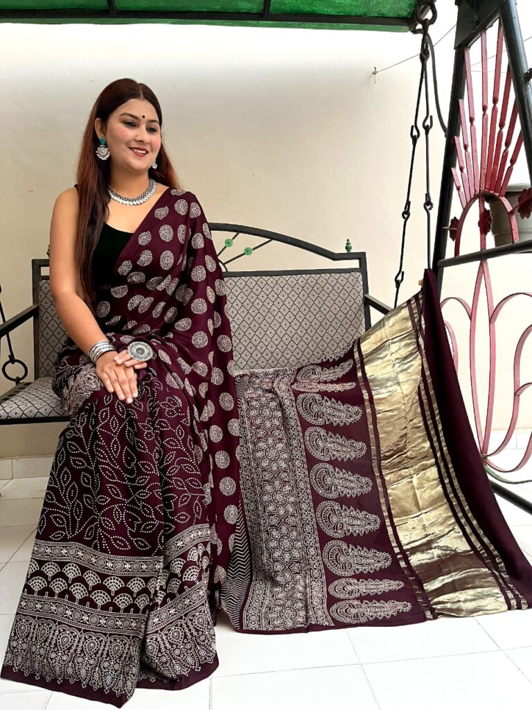 Latangi Modal Satin Saree