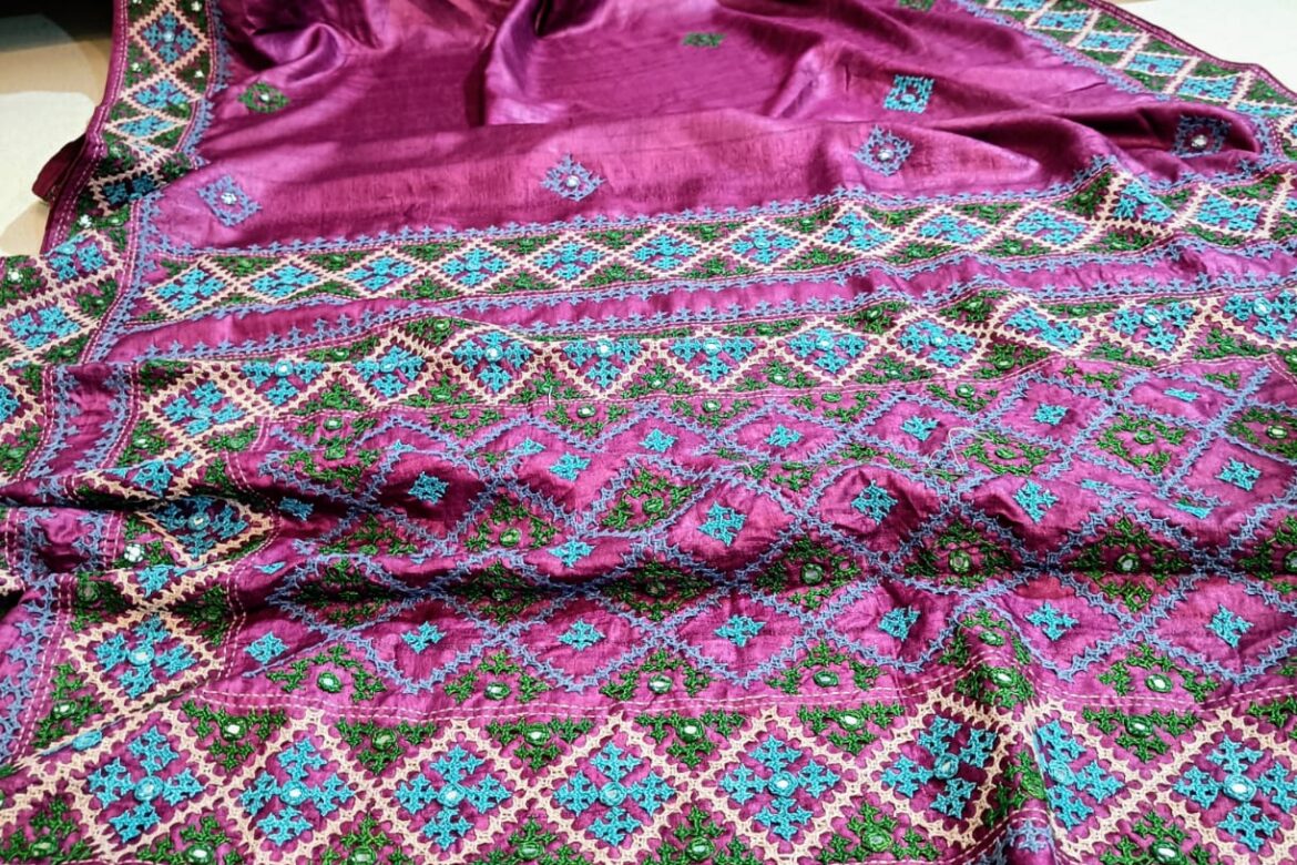Beautiful Tussaer Silk Kutch Handwork Sarees (18)