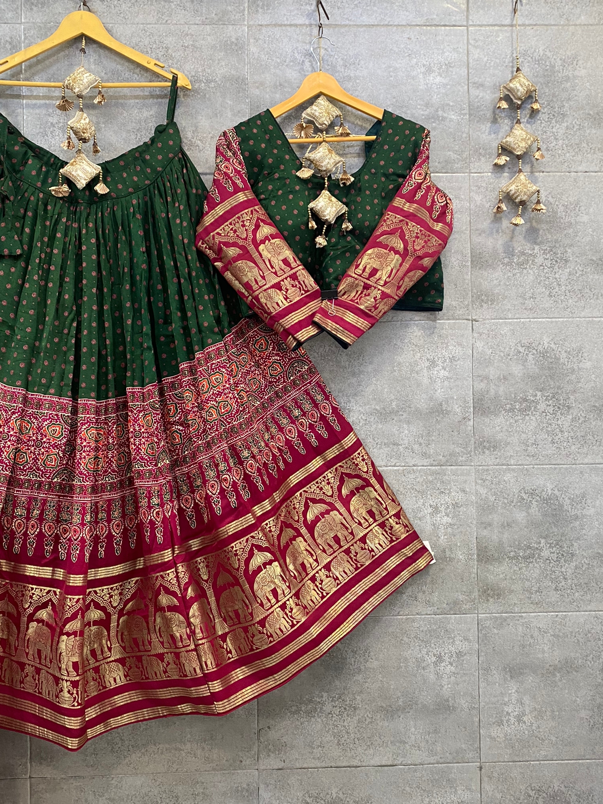 Pure Gajji Silk Nakshi Lagdi Pallu Lehangas | siri designers