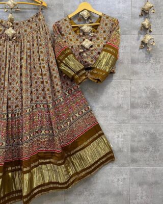 Pure Gajji Silk Lehangas Sets (3)