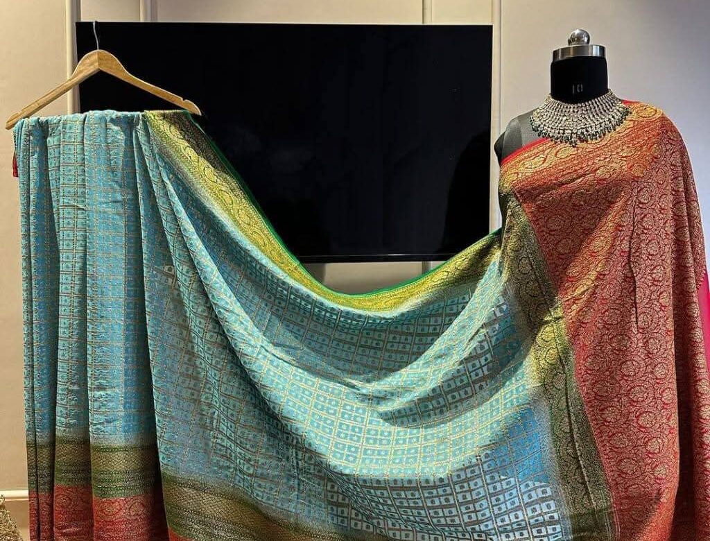 Pure Khaddi Georgette Sarees With Contrast Blouse (9)
